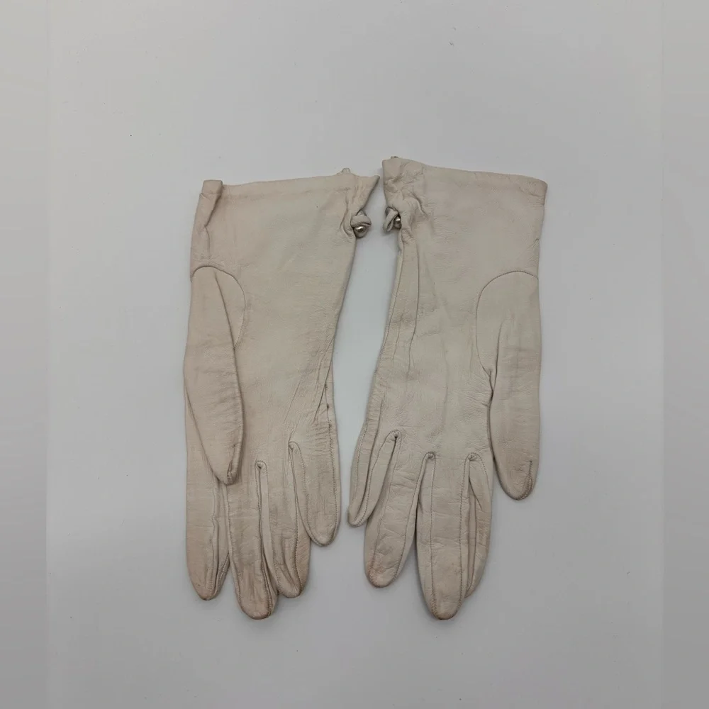 Vintage RICHARD Y TAYLOR White Kid Leather Gloves – 100% Silk Lined Pearl Button